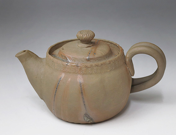 Banko teapots by Tachi Masaki