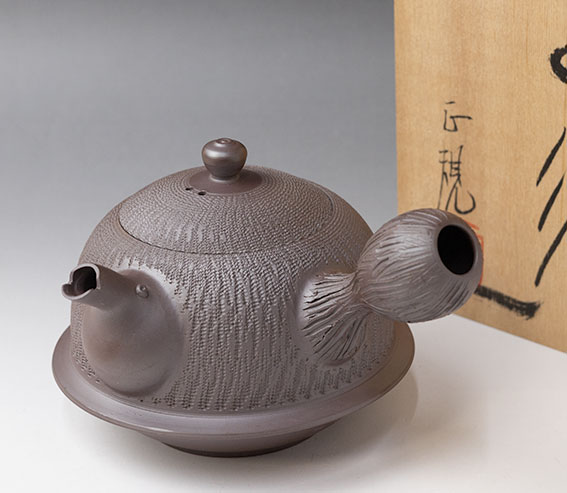 Banko teapots by Tachi Masaki