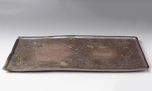 Bizen rectangular plate by Toda Kaneto