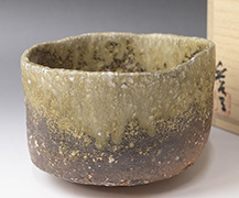 Shigaraki chawan by Watanabe Aiko