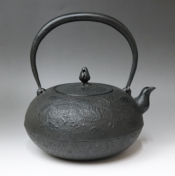 Dragon cast iron tetsubin kettle 