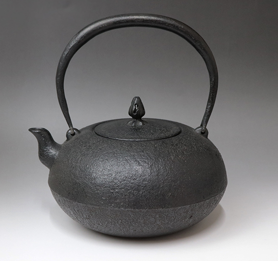 Dragon cast iron tetsubin kettle 