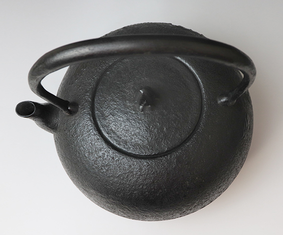 Dragon cast iron tetsubin kettle 