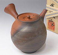 Japanese pottery Tokoname teapot by Konishi Hiroo